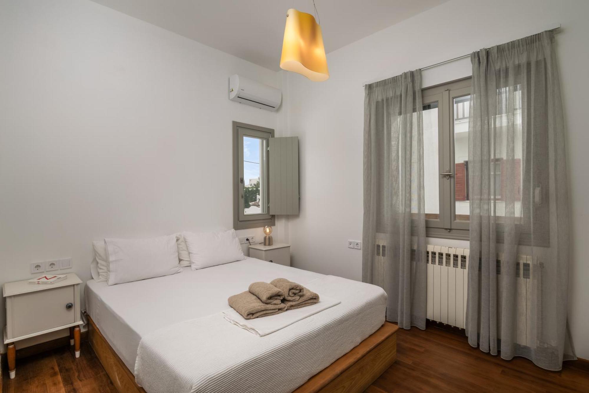 אדאמאס Areti'S Milos Guesthouses מראה חיצוני תמונה