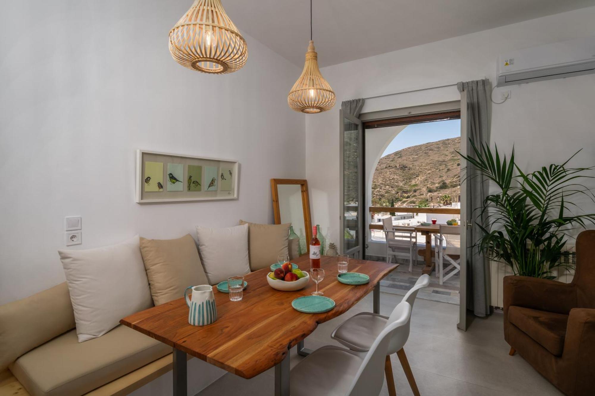 אדאמאס Areti'S Milos Guesthouses מראה חיצוני תמונה